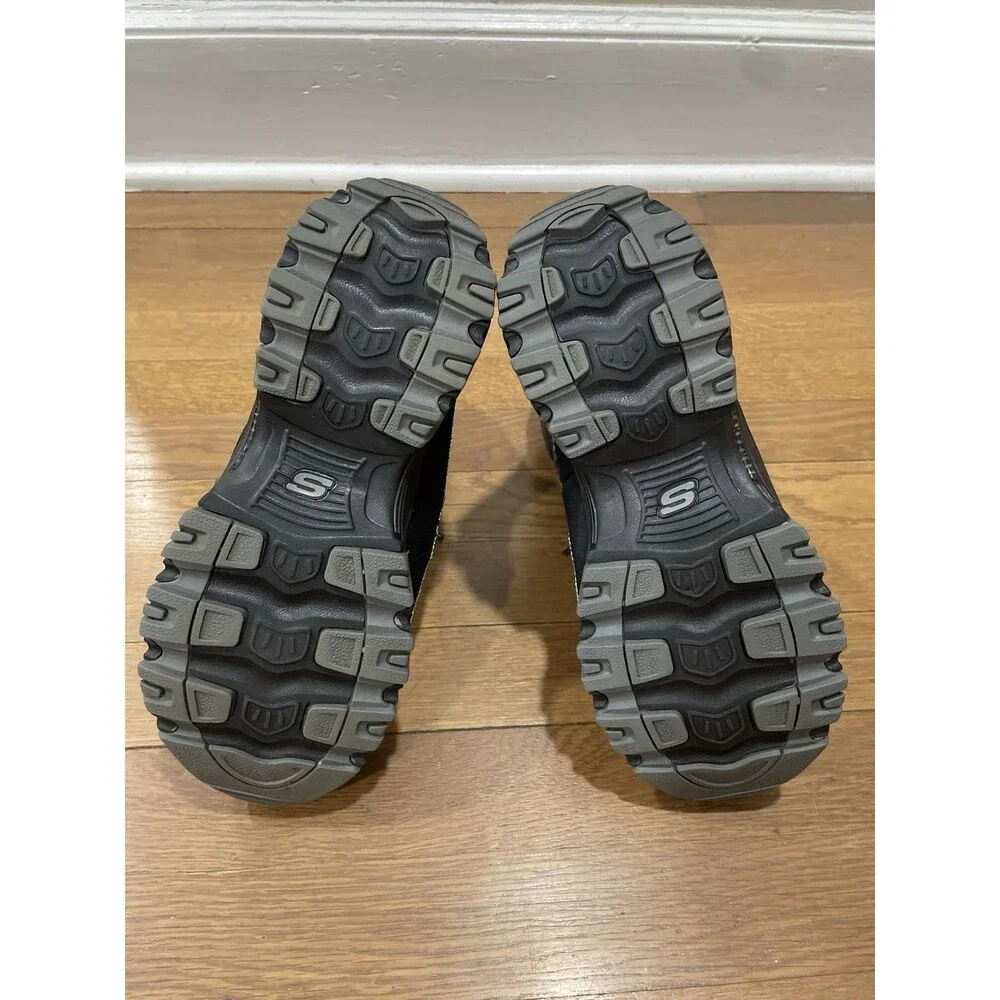 Skechers D’Lites Sz 8.5 EUR 38.5 Black Quilted Textile Lace Up Winter Boots